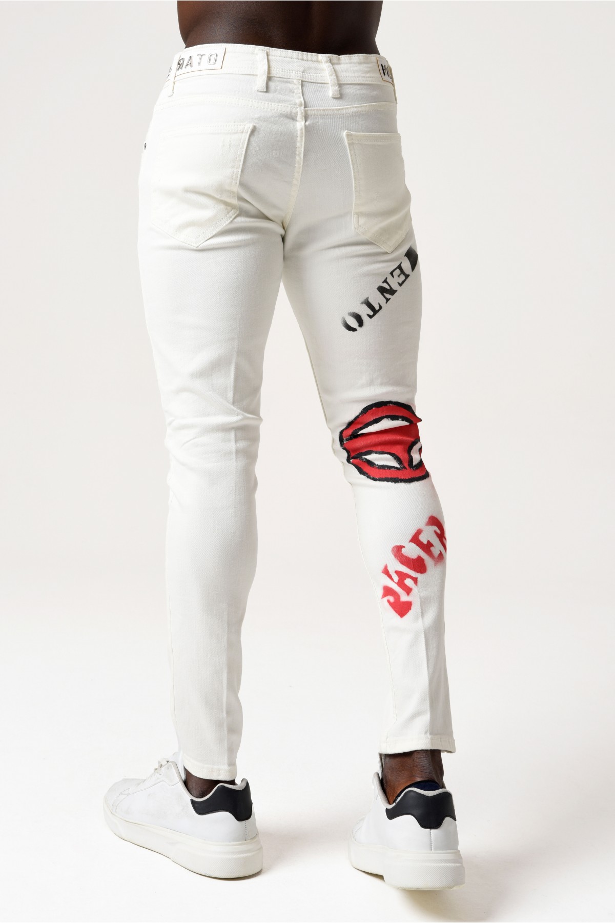Erkek Denim Pantolon - Siyah Kırmızı baskı - Beyaz